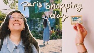 Paris Thrifting Adventure | prints, flowers, and a tiny gold frame 