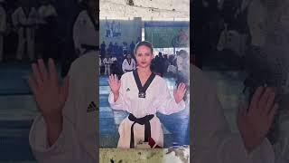 Y si metemos a Bella Dueñas a taekwondo 