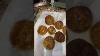 Fried Green Tomatoes #lifeafter50 #vlogs #food #friedgreentomatoes #shortsfeed #tomatoes #cooking