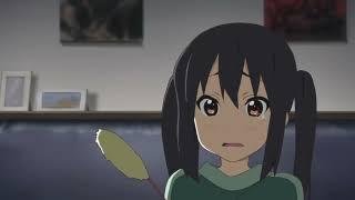 Azusa wants to play with cat 【K-ON!】