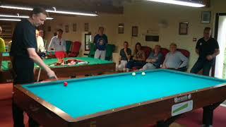 Périgueux : démonstration d'un triple champion du monde de billard artistique