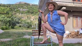 Cooking over a fire with Mila: Kitchen secrets from a mountain village! Fish on fire. Mila naturist