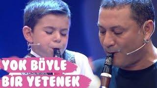 KÜÇÜK YETENEK KLARNETİ İLE HÜSNÜ ŞENLENDİRİCİ'Yİ BÜYÜLEDİ - 10 NUMARA 5 YILDIZ