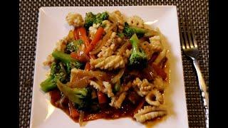 Hot spicy & sweet stir fried squid with broccoli--easy to score the squid!（鱿鱼炒西兰花）