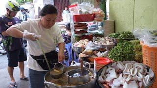 Hiếm thấy ở Sài Gòn có ai bán bún mắm rẻ như chị gái này đồ ăn cho quá trời