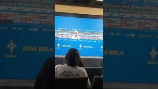 Ale Siqueira na coletiva com a Pia Sundhage