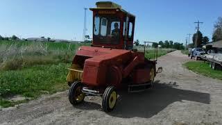 New Holland 1281 Self propelled Baler