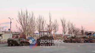 Four Russian Armored Vehicles Destroyed by Likely HIMARS Strike in Donetsk