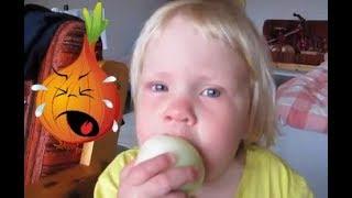 Original That's an apple - No it's an onion - Then eat it Eat onion - Apple Onion  Adorable Toddler