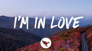 Hailey Whitters - I'm in Love (Lyrics)