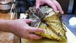 Japanese Street Food - GIANT ALIEN CLAM Sashimi Okinawa Seafood Japan