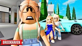 MY MOM LOVES MY FAMOUS  SISTER MORE THAN ME!! ROBLOX MOVIE (CoxoSparkle)
