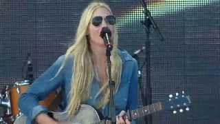 Holly Williams - "The Highway" (Live at Farm Aid 30)