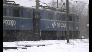 Winter. Acceleration of trains. 3 kV DC