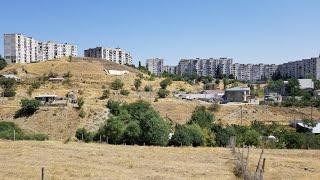 16.08.2022 Tbilisi. Восьмой полк. Вазисубани 1-ый и 2-ой микрорайон. спустился в Метрострой