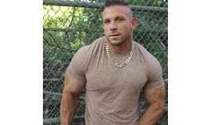 Cody Mac : Huge Mature old muscle