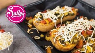 Ofenrezept: superleckerer Butternut Kürbis mit Gemüse und Käse / Sallys Welt