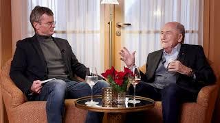 Sepp Blatter im Gespräch mit Linth24-Chefredaktor Thomas Renggli.