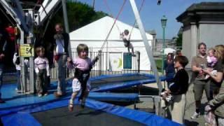 20090510 - Av Tervuren: Leah bouncing 2