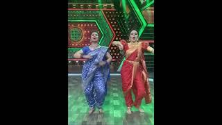 Prajakta Mali & Amruta Khanvilkar Grooves On Chandramukhi's Song | #Shorts