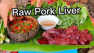 Ms Jin Su eating raw pork liver! #mukbang #eat #yummyfoods