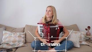 I TRIED TO LEARN THE ACCORDION IN A WEEK I THING INSIDE THE BOX