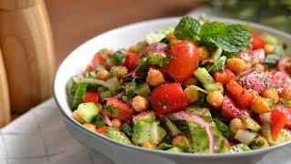 Green salad with chickpeas | Easy, quick and delicious salad | Ingredients available at home