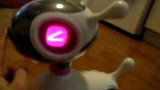 gadgetic.com - robot mio