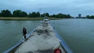 Vaart van Amsterdam naar Nieuwegein om te lossen.