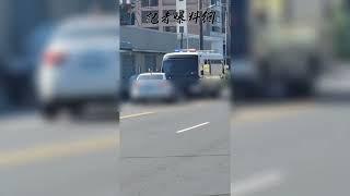 越級打怪?!  小客車逆向攔警備車  原來是…