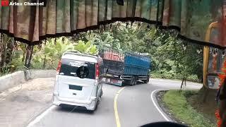 perjuangan bus ALS vs truk melewati jalur exstrim kelok duabaleh sumatera barat