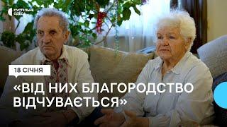 В'яжуть шкарпетки та готують варення: як подружжя пенсіонерів з Одеси допомагає ЗСУ