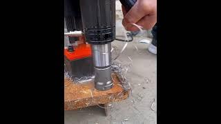 Magnetic electric drill to drill steel plate proce- Good tools and machinery make work easy