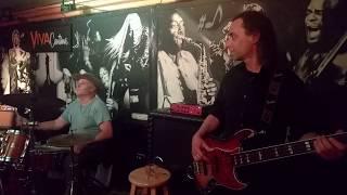 Viva Cantina in Burbank: Wipeout - Robert Lanthier on Drums (Apr.2017)