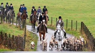 THE ENGLISH COUNTRYSIDE • FOX HUNTING