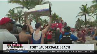 The rest of the Florida Panthers make it to the end of the parade