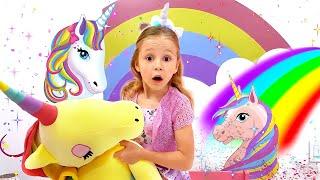 Nastya décore sa nouvelle chambre de licorne avec des couleurs arc-en-ciel