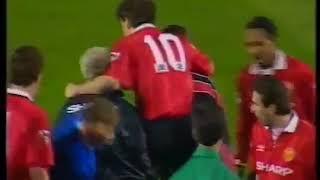 REAL FOOTBALL: Two footed challenge, no red card, no stretcher. Man United vs QPR