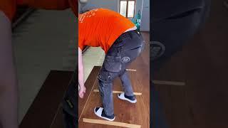 Укладка паркета на стяжку методом пригруза Делаем качественно и с любовью к работе ️ #паркет