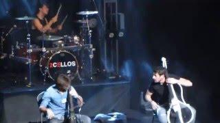 2CELLOS - Thunderstruck (AC/DC) w/drum solo