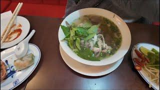 I TRIED VIETNAMESE PHO FOR THE FIRST TIME