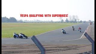 SLUK | Vespa rider Stefan Manoli accidentally qualifies with superbikes!