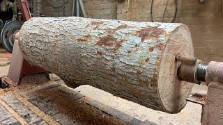 @Horror Wood Rotation   Great working skills of a carpenter with a giant wood lathe