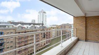 Inside a Spacious Studio with Breathtaking St Saviour's Dock Views