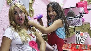 MARIA CLARA E JP BRINCAM DE SALÃO DE BELEZA - Pretend play hair salon toy beauty salon