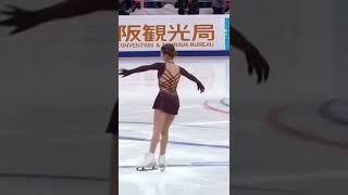 Figure Skater’s signature moves // Yuzuru, Trusova, Lipnitskaya… #Shorts #figureskating #olympics