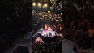 Jacob Collier surprises fans by bringing out Chris Martin at O2 London!!!!!