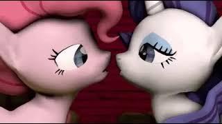 Rarity and Pinkie Pie Kiss