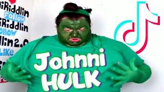 Johnni Hulk has MANBOOBS?!