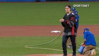 BAL@TOR: NHL star McDavid's first pitch